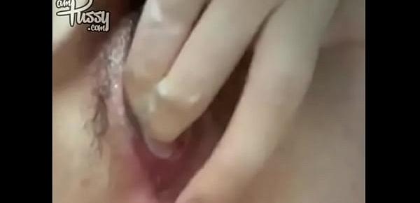  HAIRY CREAMY PUSSY FINGERING CLOSE-UP